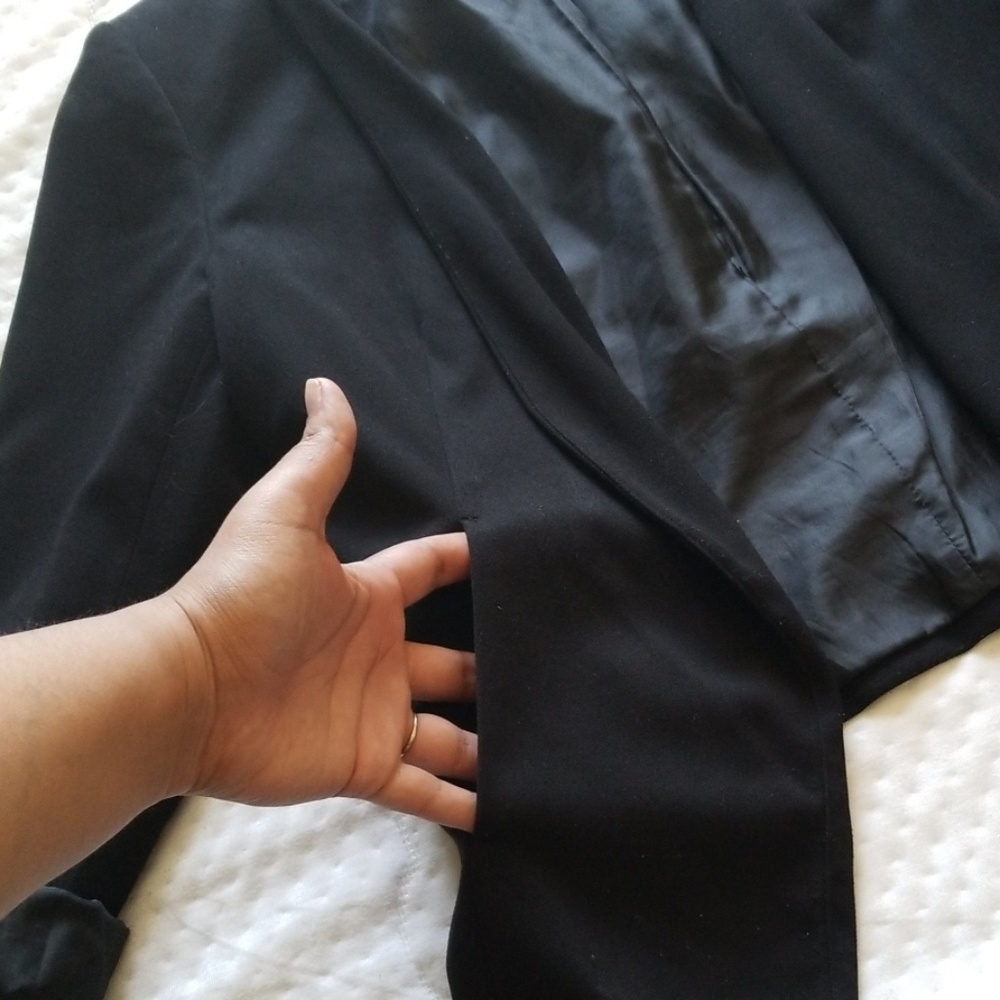 Blazer - Picture 4 of 4